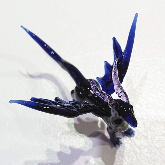 ドラゴン ガラス彫刻 約20cm 龍の置物 ガラス細工 降臨龍 20cm タイガーアイ丸玉付き 金運