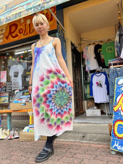 タイダイ染め　ロングワンピース　　ロングキャミワンピース　 空と海と美しい華のような大曼荼羅 Hippies Dye最新作