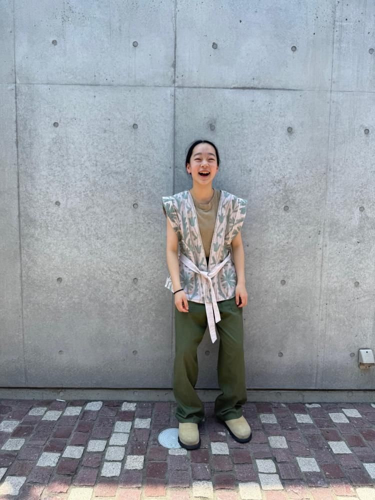 <img class='new_mark_img1' src='https://img.shop-pro.jp/img/new/icons61.gif' style='border:none;display:inline;margin:0px;padding:0px;width:auto;' />Handmade embroidered vest NO1