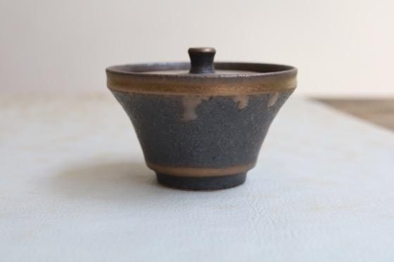 9,金彩 そり蓋碗（低） 奥田章 - 作家ものの生活雑貨 玄道具店