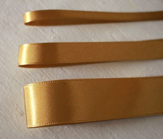 ダブル（両面)サテンリボン3m/ゴールド - おしゃれな海外包装紙、かわいいラッピングペーパーの専門店【レガーロパピロ】