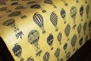 ネパール手漉き紙気球柄イエロー/包装紙/ラッピングペーパーの商品画像