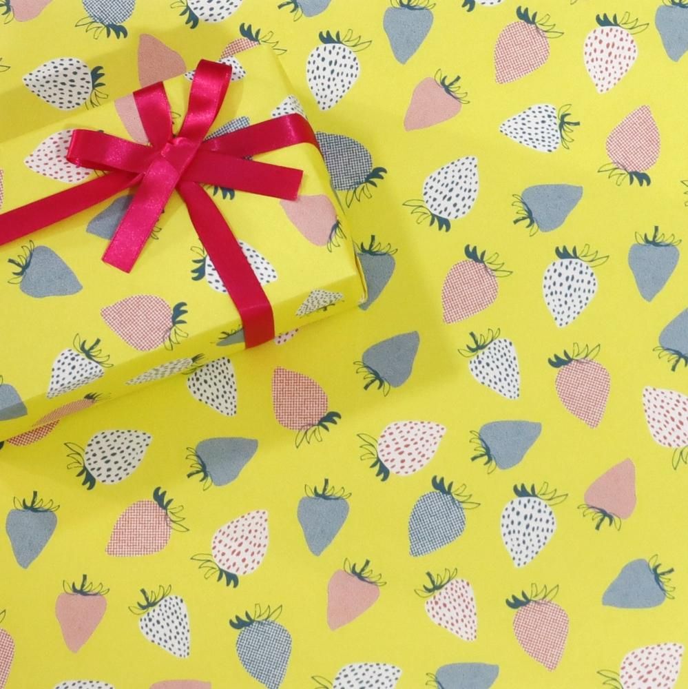 大判オーダー】イチゴ柄 イエロー ペーパー/包装紙 500枚