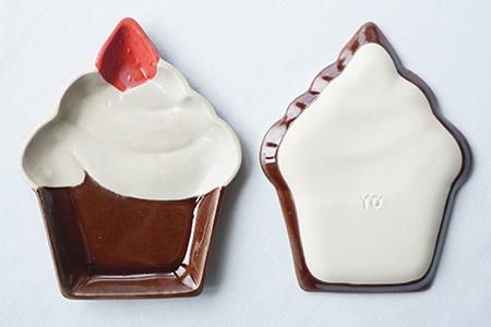ツェツェアソシエ　ケーキ陶器焼き型3つ zo-99-tr3_1.jpg