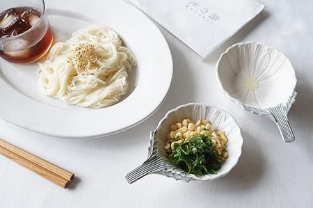 ワ39 茎と葉のついたマーガレット豆鉢 - 益子焼の小さな窯元