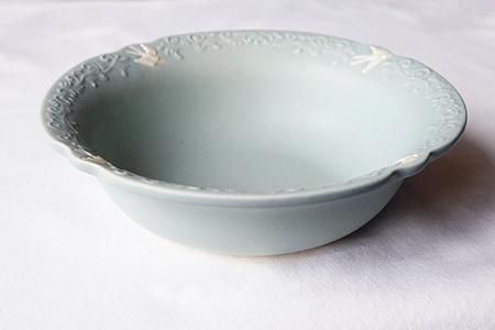 青白い八塚形陶器ボウル 青白い八塚形陶器ボウル