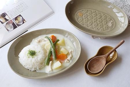 カナダ　オンタリオ州アルモンテ地方の 粘土陶芸葉っぱのお皿(オブジェ カナダ オンタリオ州アルモンテ地方の 粘土陶芸葉っぱのお皿