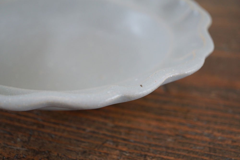 グレー 西洋楕円深皿 小 - 益子焼の小さな窯元「よしざわ窯」- 生活 
