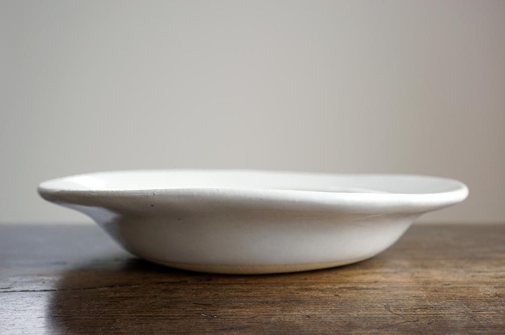 白いスープ皿 益子焼の小さな窯元 よしざわ窯 生活陶器 Onthetable 白いスープ皿 益子焼の小さな窯元 よしざわ窯 生活陶器 Onthetable