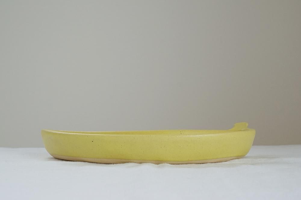 新品》DAISAK / ホウロウ中皿　BANANA 3 バナナ ル36 バナナの器 - 益子焼の小さな窯元「よしざわ窯」- 生活