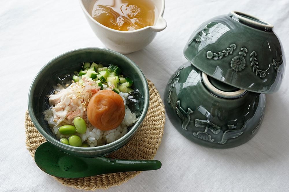 ベルベットグリーン 花と鳥の飯碗 益子焼の小さな窯元 よしざわ窯 生活陶器 Onthetable