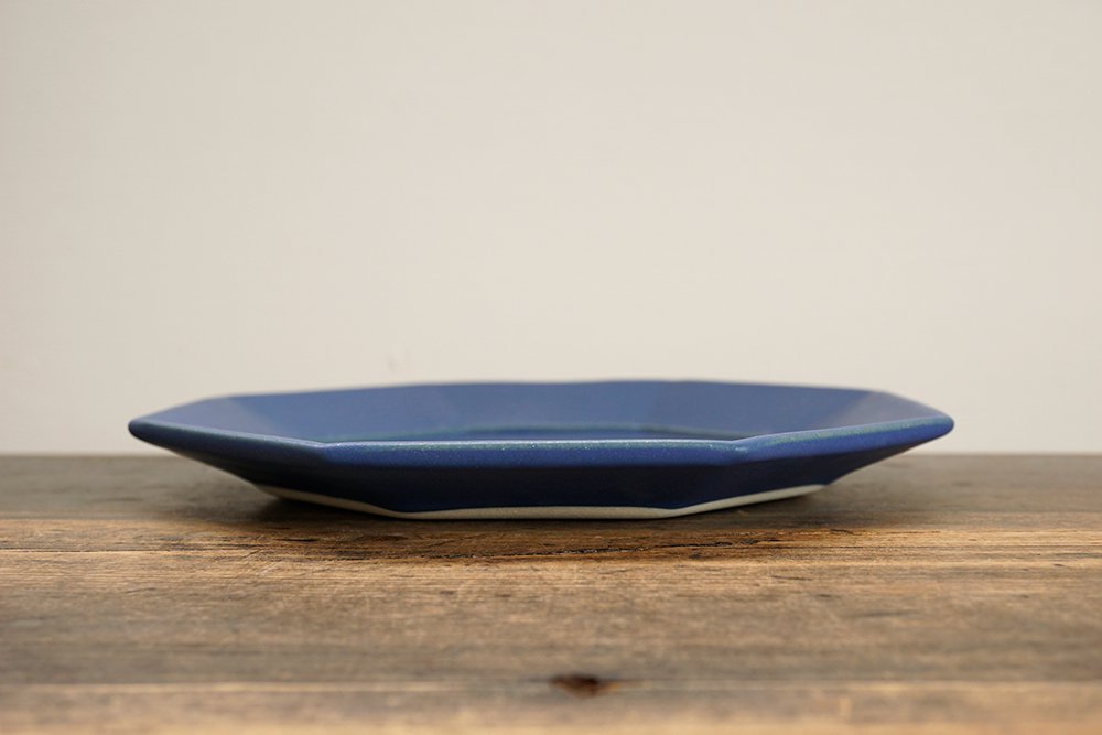 メ１７ 藍色 八角皿 中 - 益子焼の小さな窯元「よしざわ窯」- 生活陶器「onthetable」