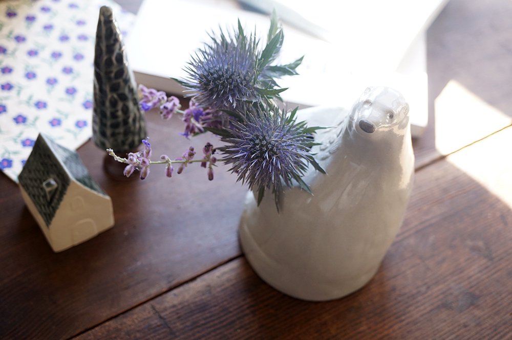 オ１６ シロクマ花瓶 - 益子焼の小さな窯元「よしざわ窯」- 生活陶器 