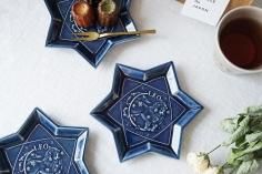 ヤ４４　　星座のお皿 しし座（結晶/ツヤなし部分あり）