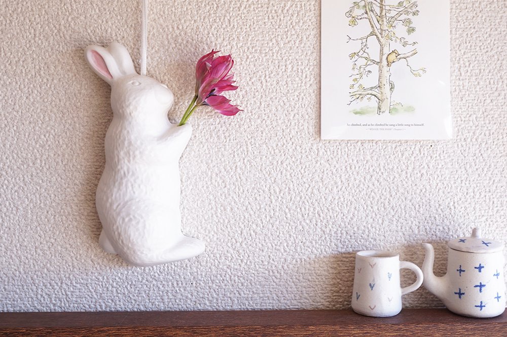 ソ３８　　ドライフラワーが飾れる壁掛け ウサギ - 益子焼の小さな窯元「よしざわ窯」- 生活陶器「onthetable」