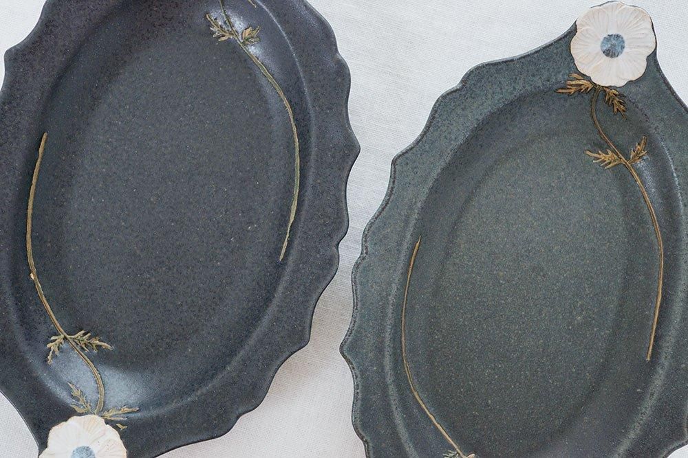 ロ9 チャコール アネモネの楕円皿 小 - 益子焼の小さな窯元「よしざわ