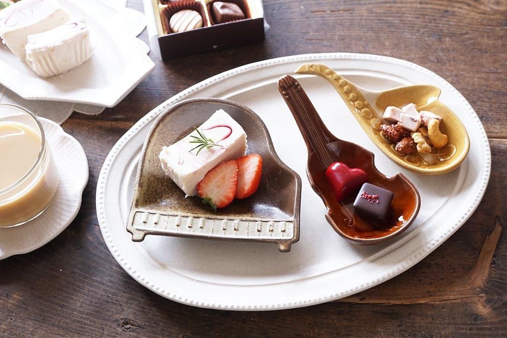 ウ14 グランドピアノの器 小 - 益子焼の小さな窯元「よしざわ