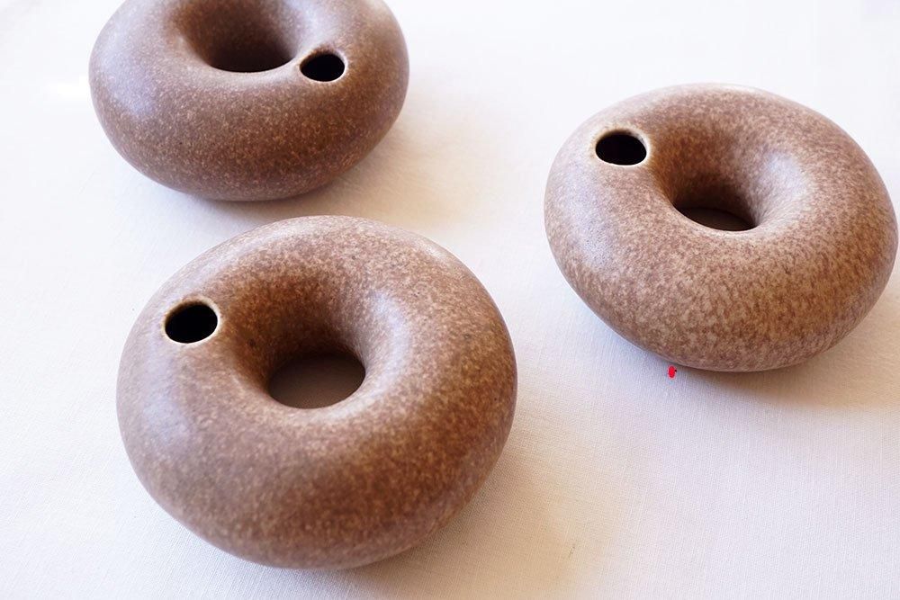 フ20 ドーナツの一輪挿し - 益子焼の小さな窯元「よしざわ窯」- 生活