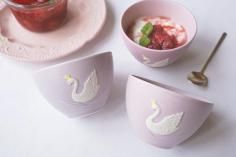<img class='new_mark_img1' src='https://img.shop-pro.jp/img/new/icons13.gif' style='border:none;display:inline;margin:0px;padding:0px;width:auto;' />ヨ４　　薄紫 白鳥まるカップ