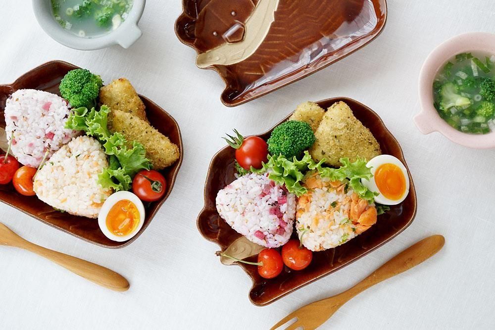 リ20 木彫りのくまのお皿 - 益子焼の小さな窯元「よしざわ窯