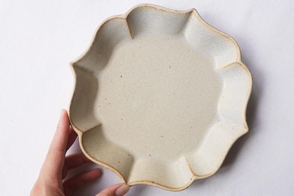 ワ3 フロストグリーン（枯色） 稜花深皿 - 益子焼の小さな窯元