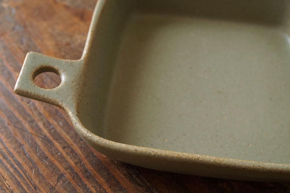 【新品】よしざわ窯 カッティングボード 型 お皿 食器 器 オリーブグリーン カッティングボード皿 正方 - 益子焼の小さな