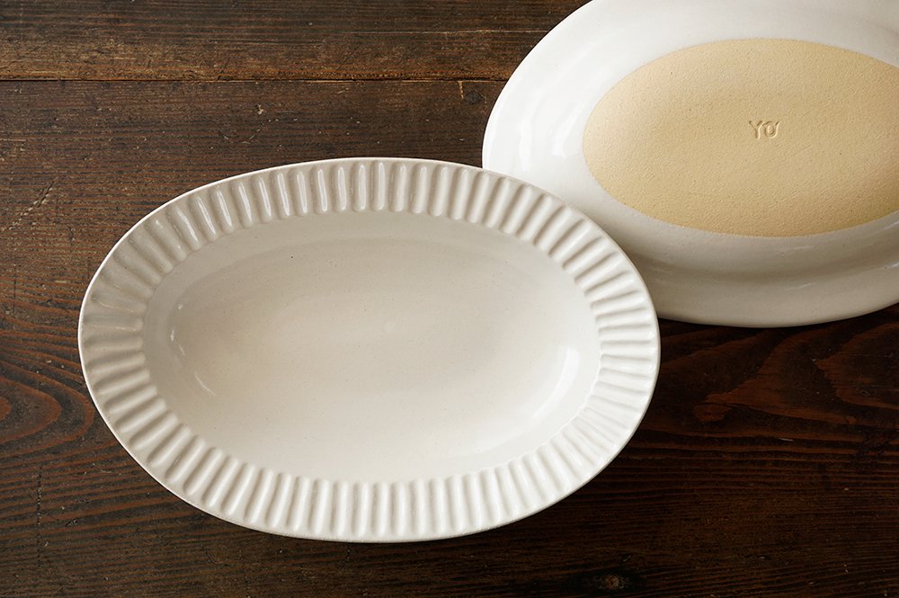 白い線刻楕円鉢 - 益子焼の小さな窯元「よしざわ窯」- 生活陶器 