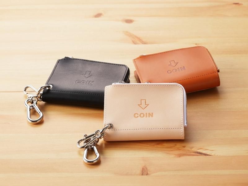 ぶら下げられるコインケース イエロー - JOLI ALL LEATHER ITEMS