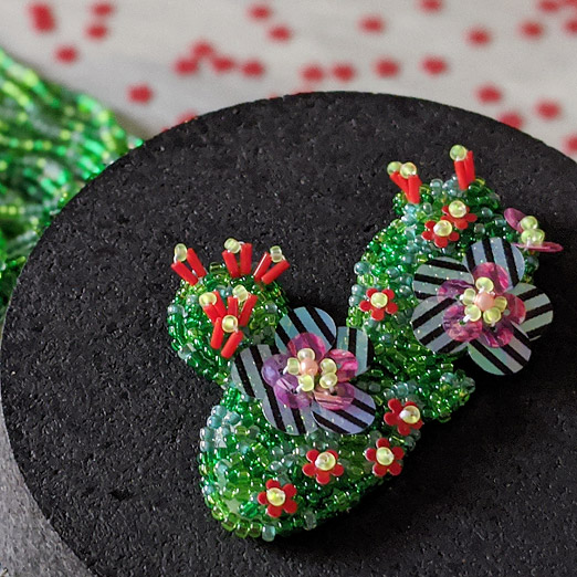 花スパンコール】5mm花 ルージュ - オートクチュール刺繍のお店 | 小さな手芸屋さん