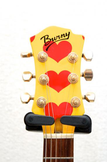 12j035 Burny ｲｴﾛｰﾊｰﾄ ｼﾞｭﾆｱ 3 中古ギター専門店 ギターオフ 本店 最高のギターをお届け
