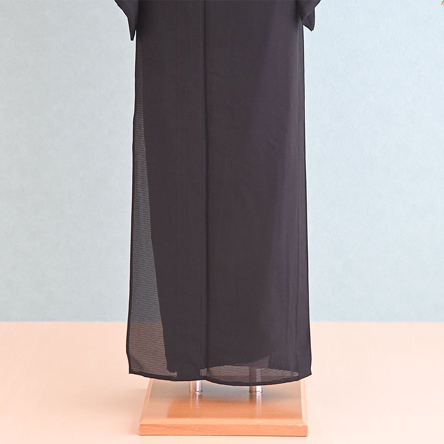 定価から3０％オフ 着物 なぜ女性はお葬式で【和装の喪服】着るのか ...