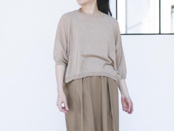 humoresquecrewneck knitbeige