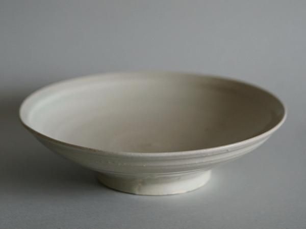 長戸裕夢 白磁輪花向付 白磁輪花向付 / 長戸裕夢 – うつわと古物 幹