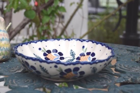 消費税無し ポーランド食器（ポーリッシュポタリー）の花型ボウル16cm 食器
