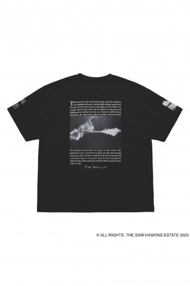 野口強 STIE lo. × Sam Haskins L Tシャツ Sam Haskins × Stie-lo Tシャツ | 黒 - イエローケーキ | YELLOW CAKE 通販