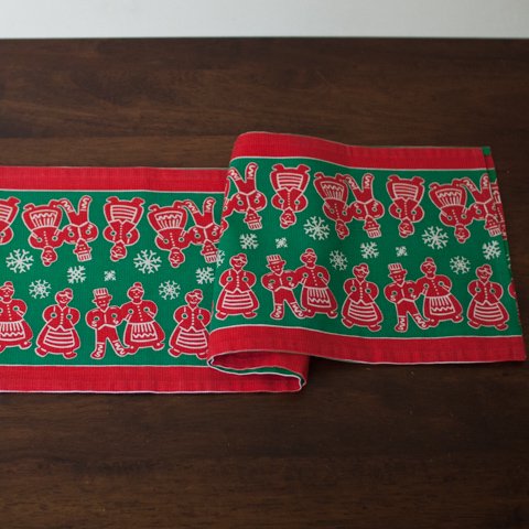 SWEDEN X'MAS COLOR COUPLES TABLE RUNNER