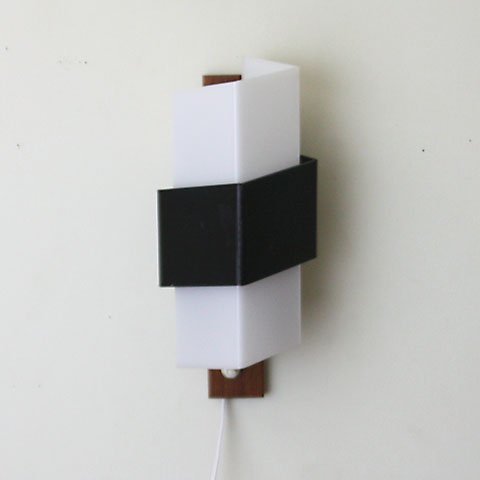 DENMARK SOLID TEAK/BLACK&WHITE SHADE WALL LAMP