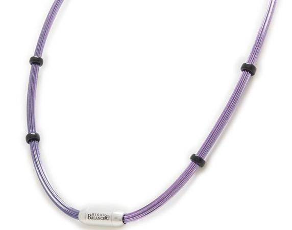 今回は磁気ネックレスです磁気 ネックレス パープル 紫 - ネックレス