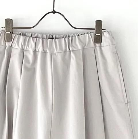 <img class='new_mark_img1' src='https://img.shop-pro.jp/img/new/icons13.gif' style='border:none;display:inline;margin:0px;padding:0px;width:auto;' />TRAVAIL MANUEL  コンパクトチノストレッチバームパンツ OYSTER