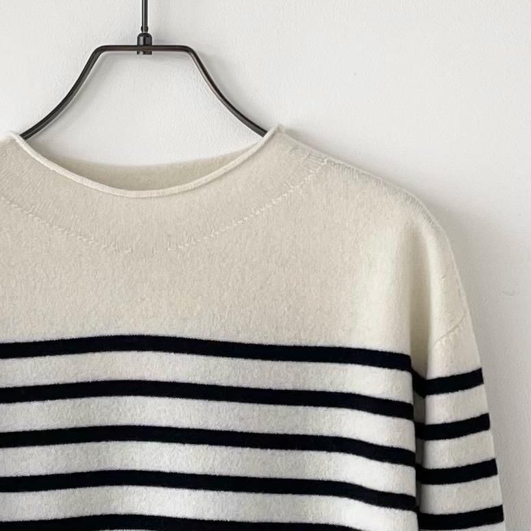 <img class='new_mark_img1' src='https://img.shop-pro.jp/img/new/icons13.gif' style='border:none;display:inline;margin:0px;padding:0px;width:auto;' />A PIECE OF LIBRARY  ファインボーダーグランニット WH×D.NV