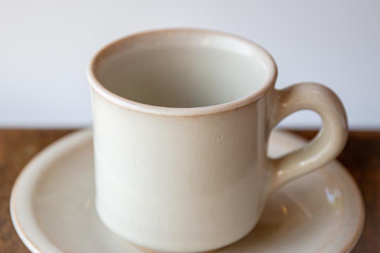 日常に静かな喜びを与える小久慈焼のコーヒーカップ・ソーサ― | IWATE ...