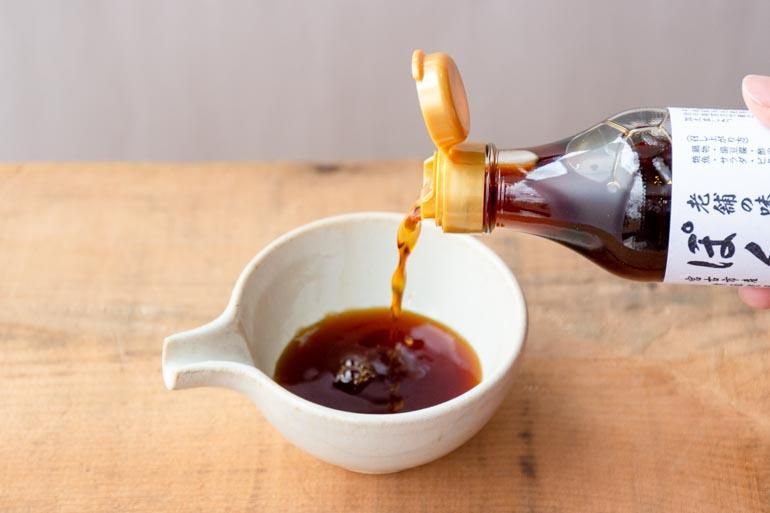 日常に静かな喜びを与える小久慈焼の象徴的な器、片口