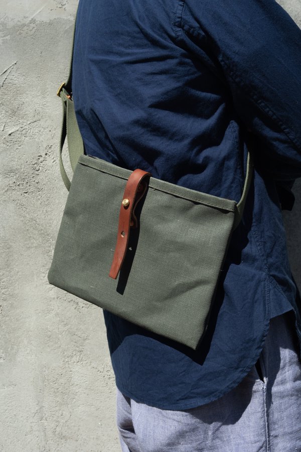 CHARLIE BORROW】GAME BAG SMALL SCOTISH MILITARY FLAX -SLOW＆STEADY