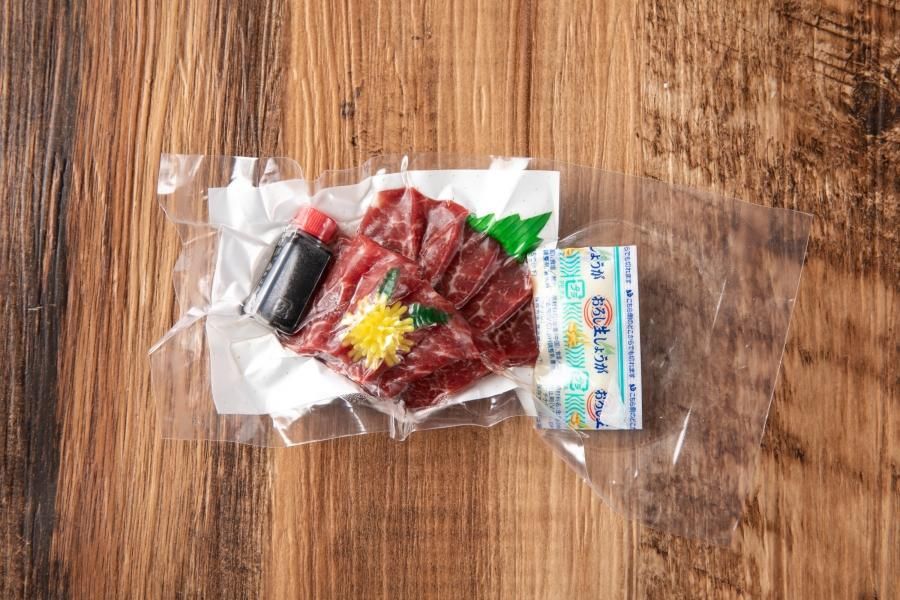 熊本県産 新鮮馬刺し | 京都先斗町 京もつ鍋亀八 通販