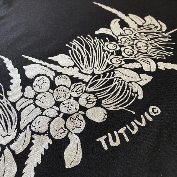 TUTUVI　七分袖Tシャツ　ワンサイズ上がおすすめ小さめレディースサイズ（柄：ハクレイ　色：ブラック・シルバー）【画像6】