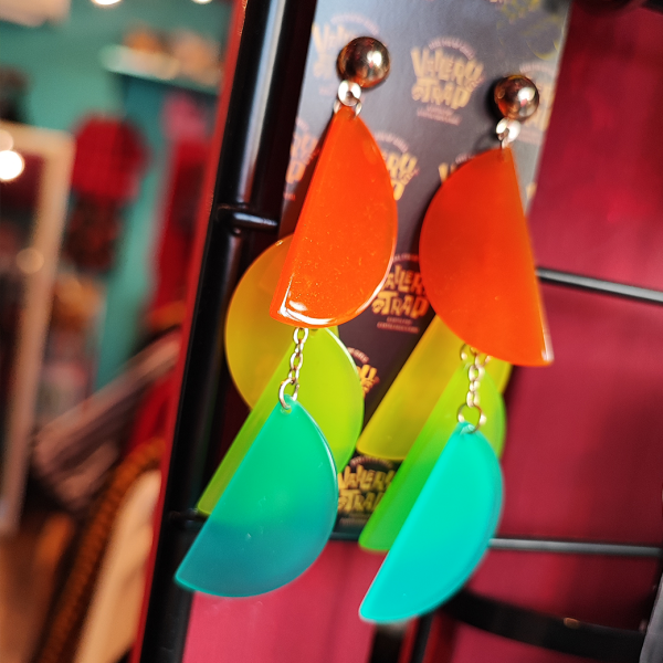 Vallery's SelectRainbow Moon Acrylic Earrings 쥤ܡࡼԥ
