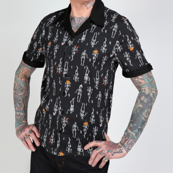 <img class='new_mark_img1' src='https://img.shop-pro.jp/img/new/icons1.gif' style='border:none;display:inline;margin:0px;padding:0px;width:auto;' />【Collectif】 Oliver Skeleton Boo-Gie Shirt ★ネコポス￥250にてお届け★