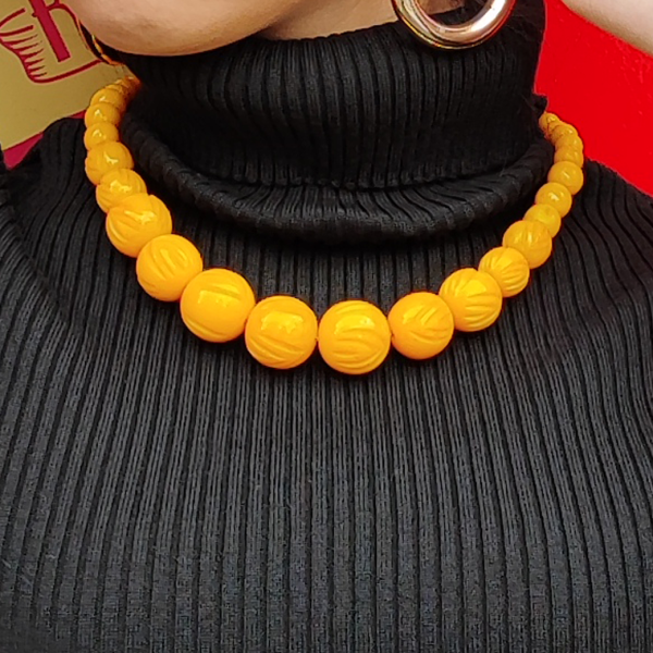 <img class='new_mark_img1' src='https://img.shop-pro.jp/img/new/icons1.gif' style='border:none;display:inline;margin:0px;padding:0px;width:auto;' />【Splendette】Yolk Heavy Carve Bead Necklace Fakelite Bead Necklace フェイクライトビーズネックレス ヨークイエロー 