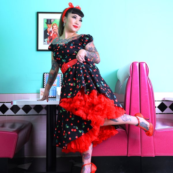 【Collectif】Dolores Doll 50s Cherry Print Dress ピンナップスウィングワンピース ジューシーチェリー