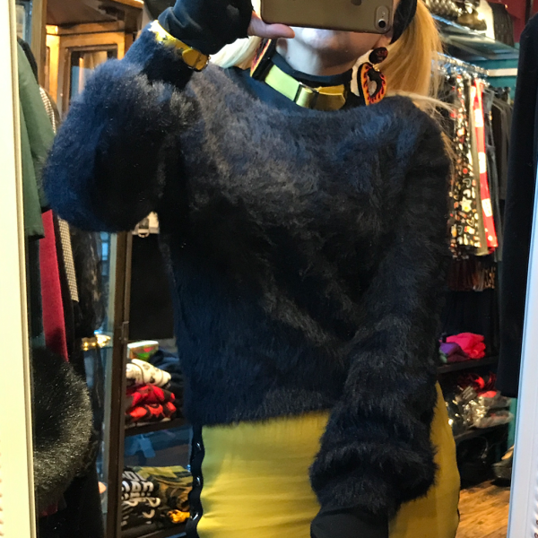 VALLERY'S SELECTSoft & Fuzzy Sweater in Black ե